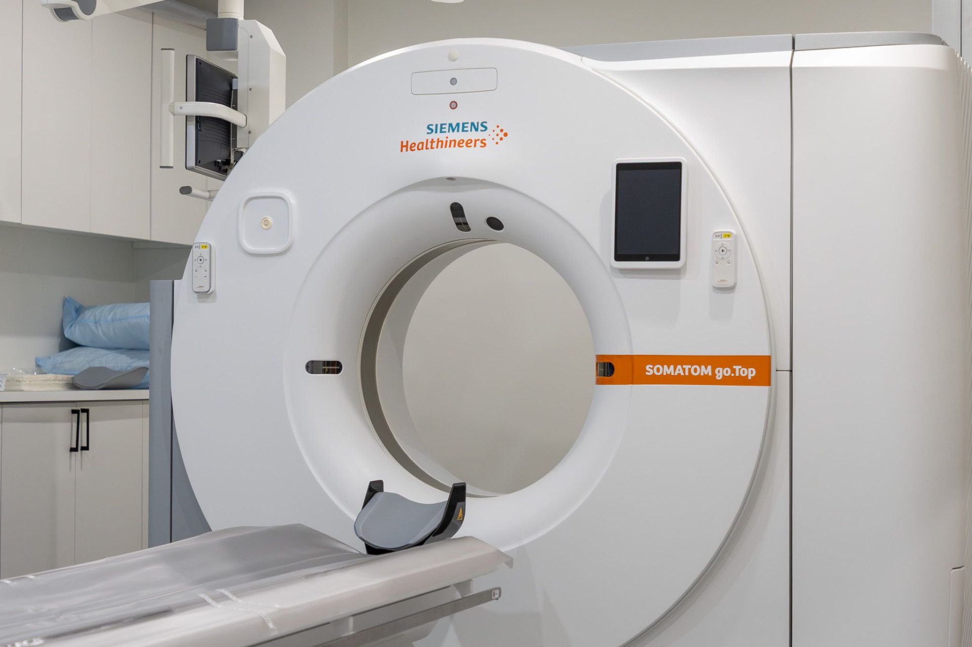 Siemens SOMATOM go.Top CT installation